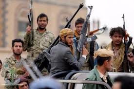 مليشيا الحوثي تواصل إجبار المواطنين على دفع أموال الزكاة لصالح مقاتليها وتمويل جبهات القتال