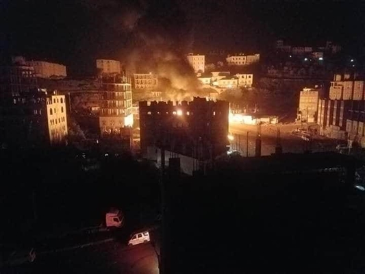 إب : حريق هائل يلتهم إحدى محطات السوق السوداء التابعة للمليشيات الانقلابية