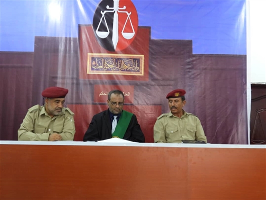 محكمة عسكرية تبدأ بمحاكمة زعيم ميلشيات الحوثي و175 آخرين بتهمة الانقلاب على الشرعية